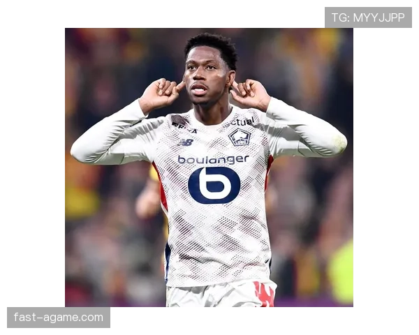 乔纳森·戴维与热苏斯：全能前锋的生涯路径对比