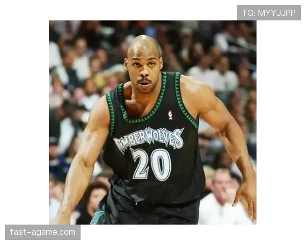 加里·特伦特无球跑动拉开空间，3D属性成球队外线关键