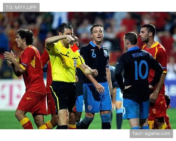 直接红牌的判罚条件与裁判执行规则详细解析